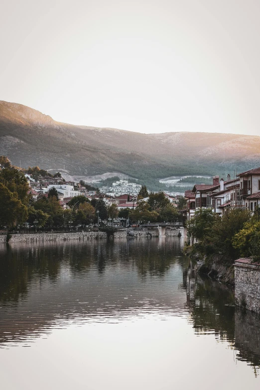 a po of a town by the water