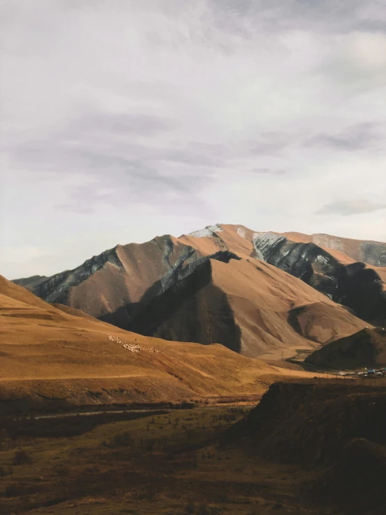 this is a scenic po of the desert mountains