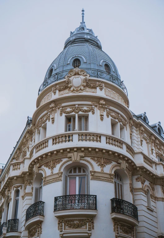 a very large building with a massive dome