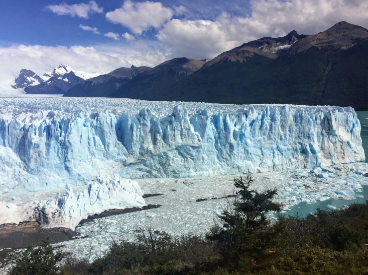 the water in this glacier has ice on it