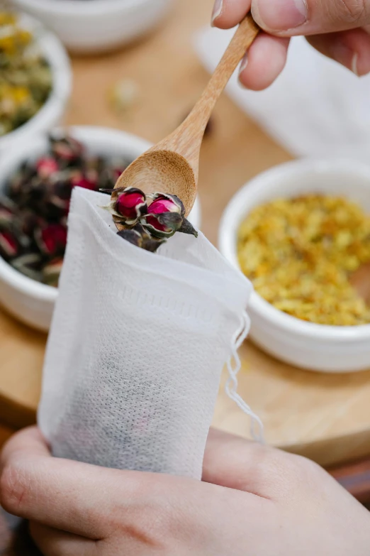 a small tea bag that has some food in it