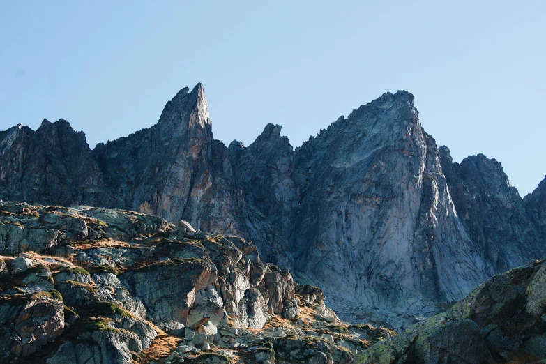 a po of the side of some rocky mountains