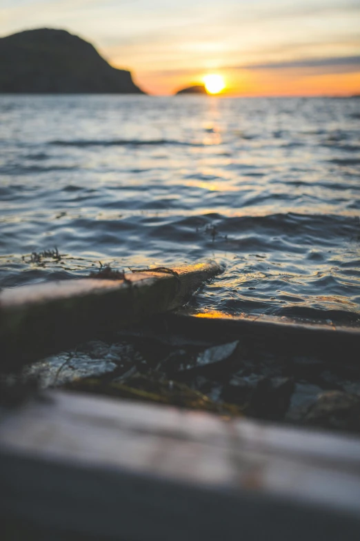 the water is very calm in this still po