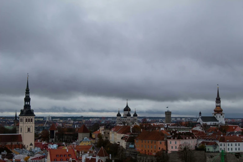 a city that has red roofs on it