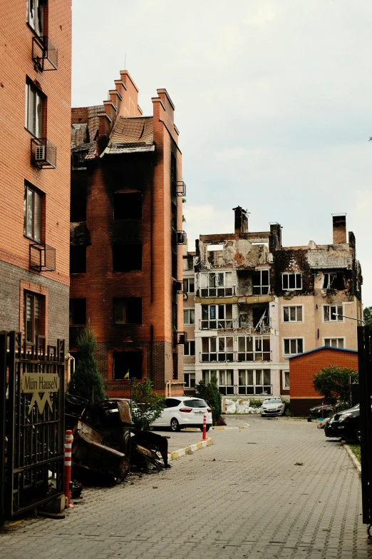 there is a large house with lots of windows on the street