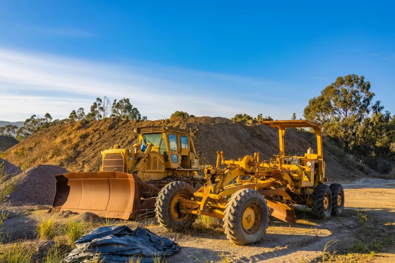 an image of some machinery on the dirt