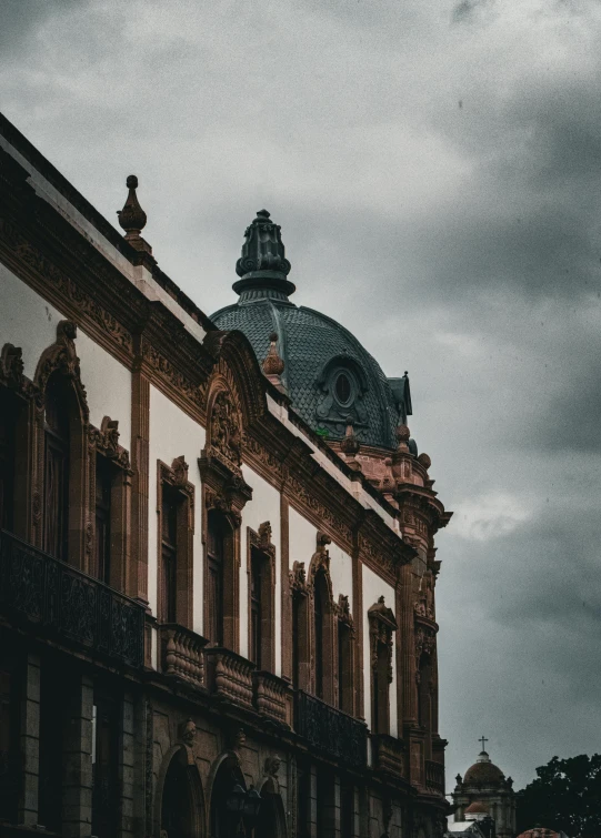 there is a tall building with some ornate detailing