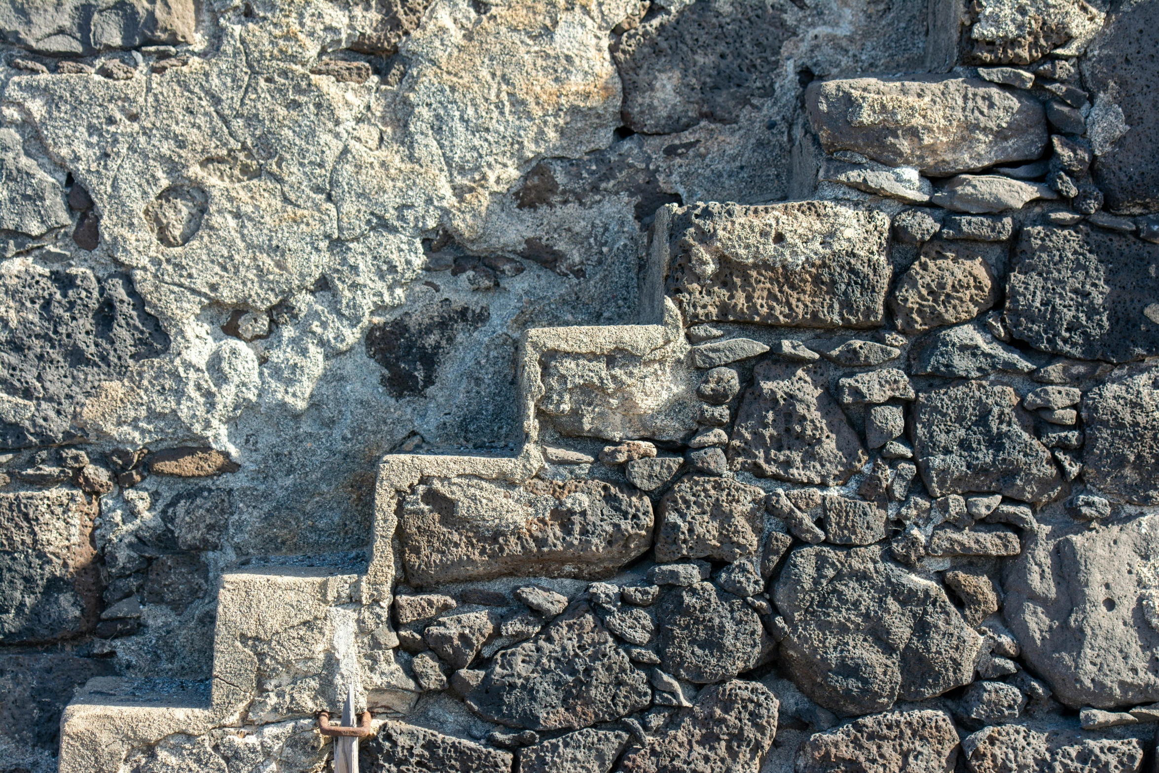 several gray bricks that are next to each other