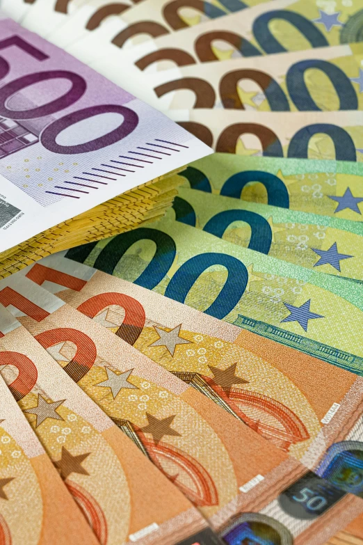 twenty euros and a hundred euros bills