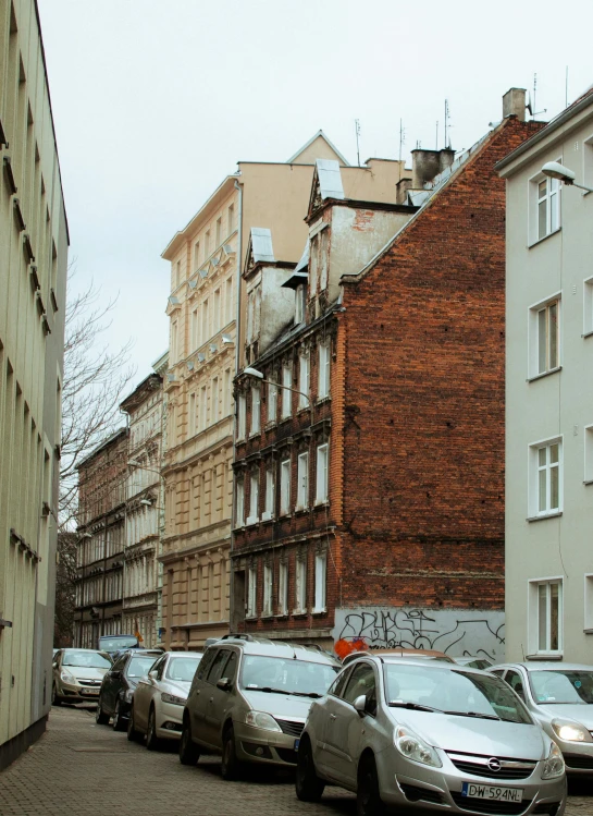 this is the street in which there are parked cars