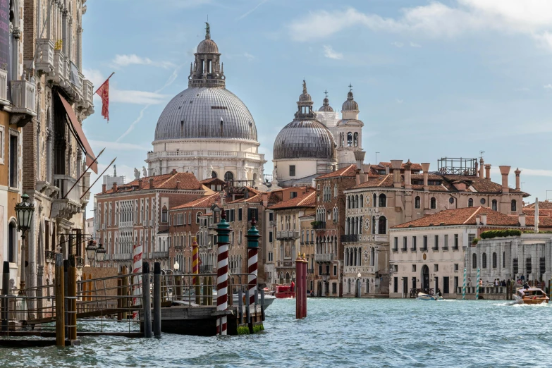 an image of a very pretty city on the water