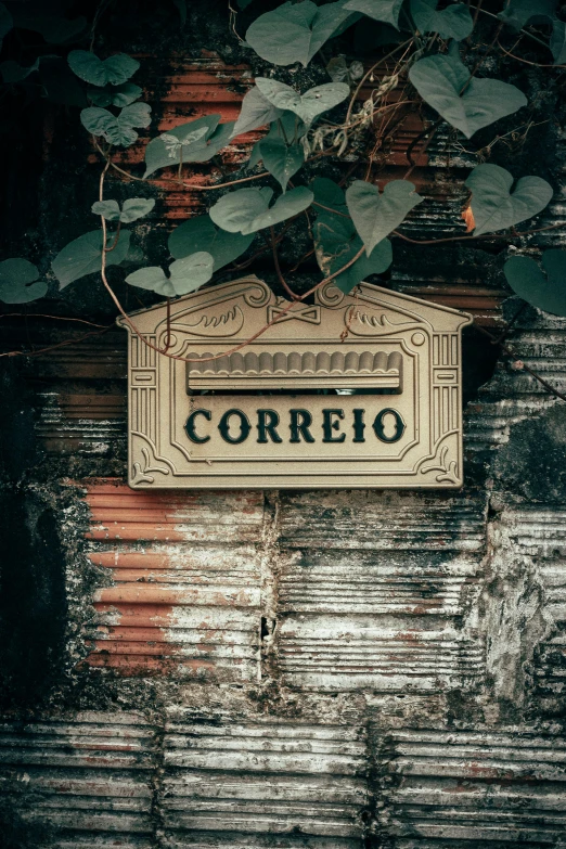 a sign on the wall for correjo