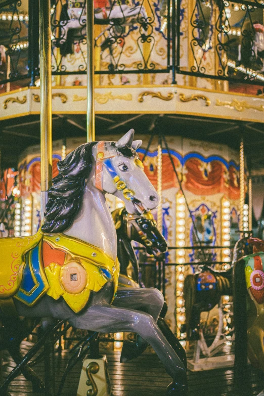 the merry go round at an amut park