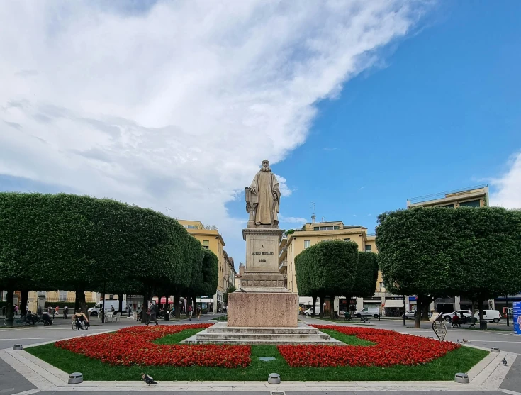 a monument in the center of two square