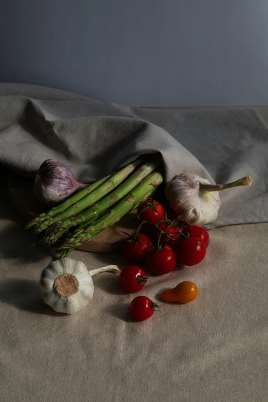 the vegetables are on the cloth and ready to be put into the bowl