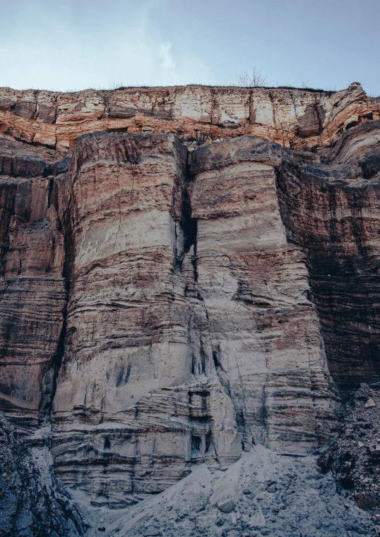 some mountains with very big rocks on it