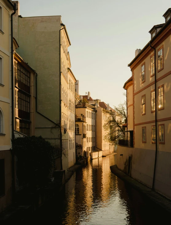 there are two streets next to each other along this canal