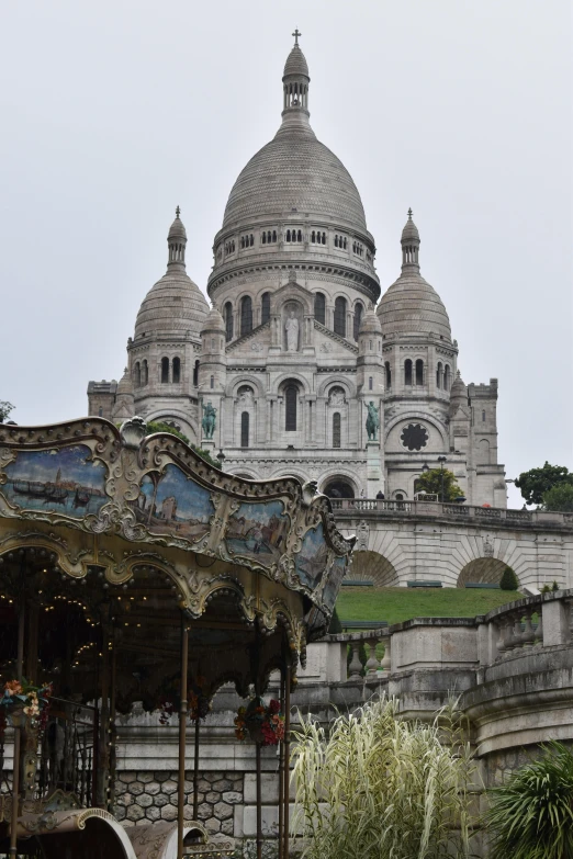 the building is an old - fashioned carousel with a fancy decoration