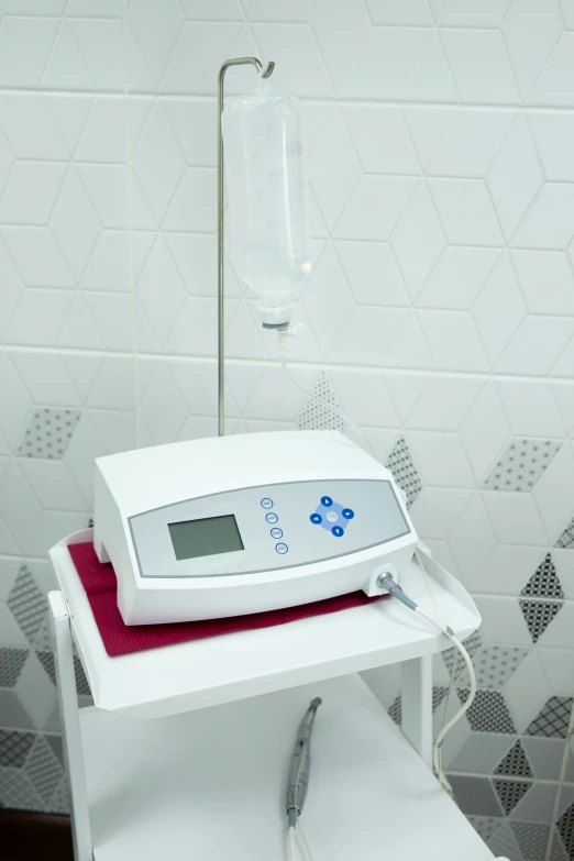 an apparatus for urine testing on the side of a sink