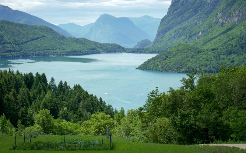 a picture of the view of a beautiful mountain lake