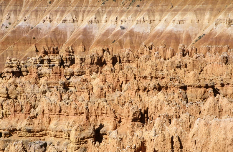 the formations and layers of a rocky mountain