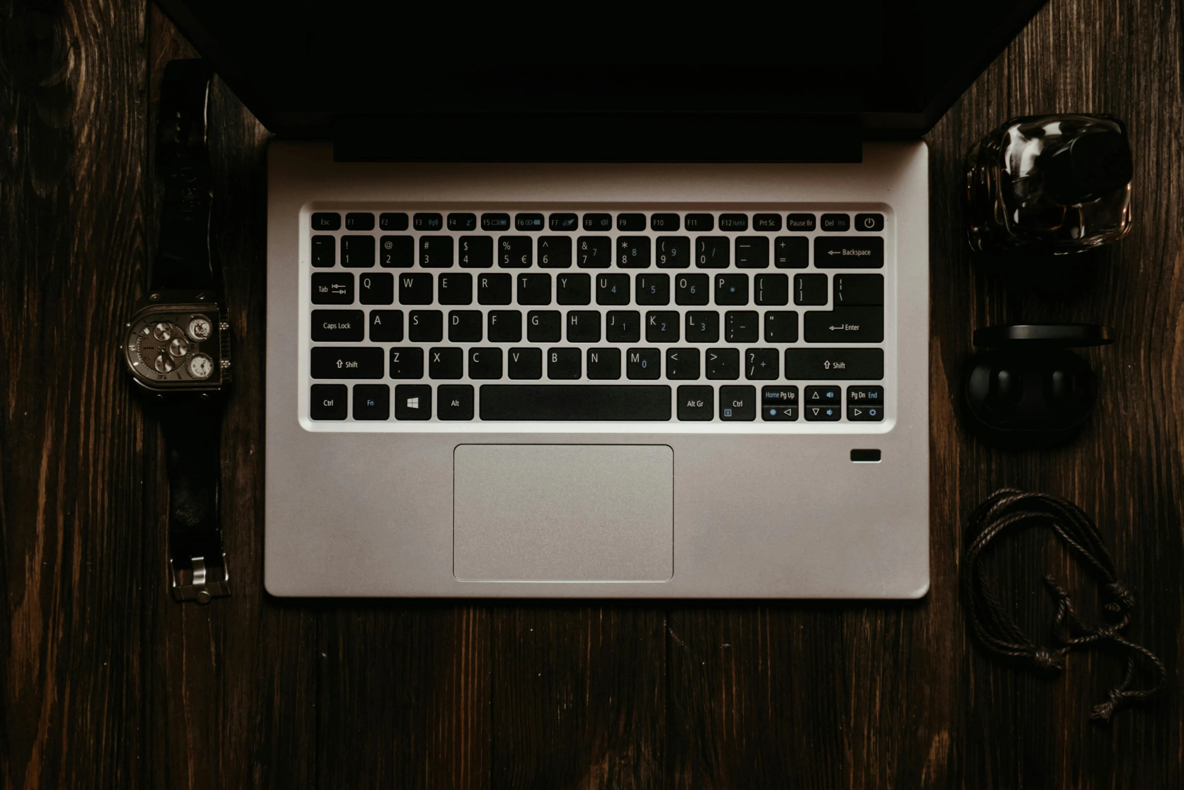 this laptop has a wireless key board attached to the keyboard