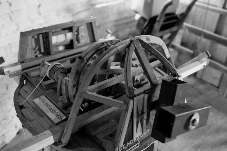 a very large model set up on top of a wooden table