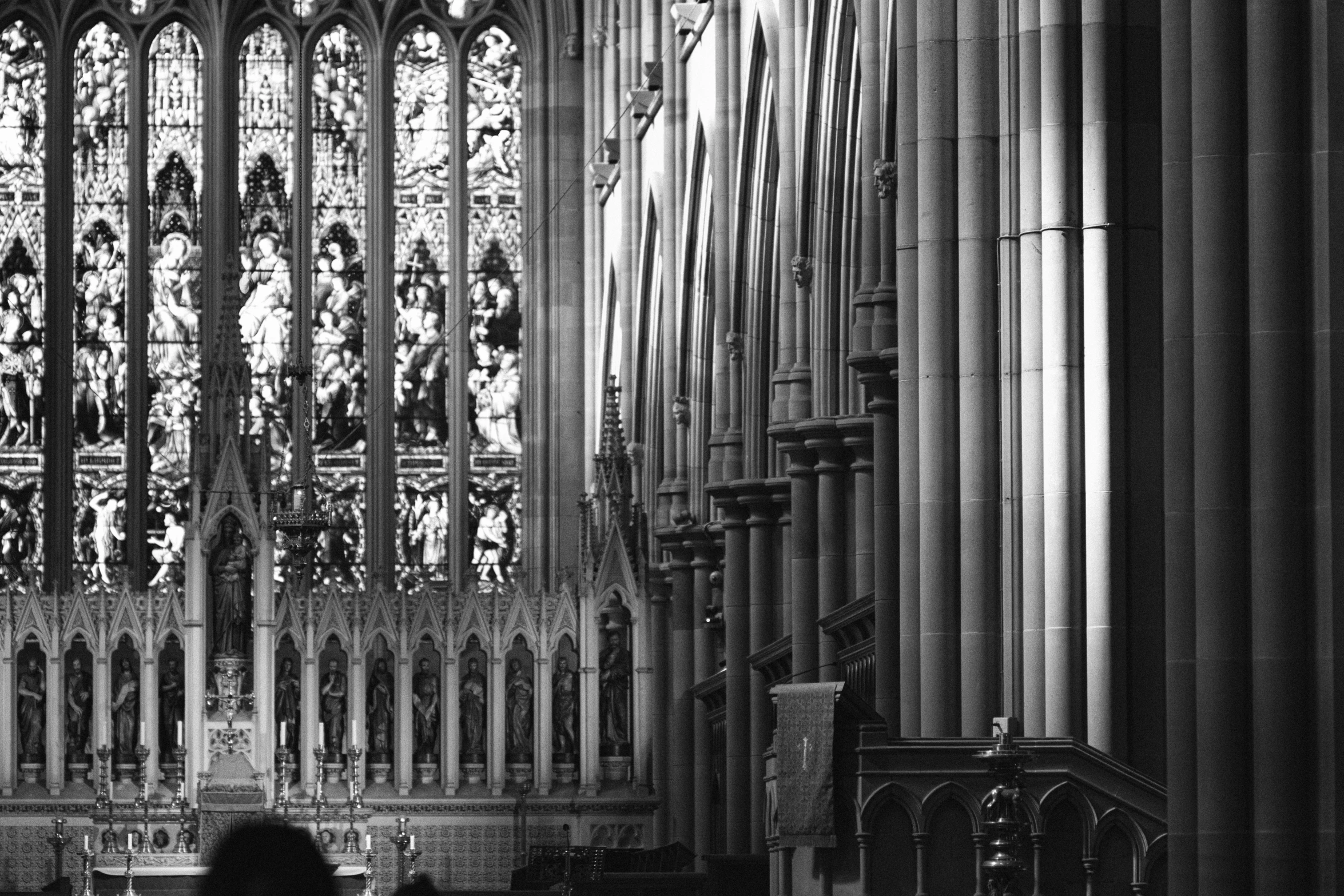 the view of an organ, from the back