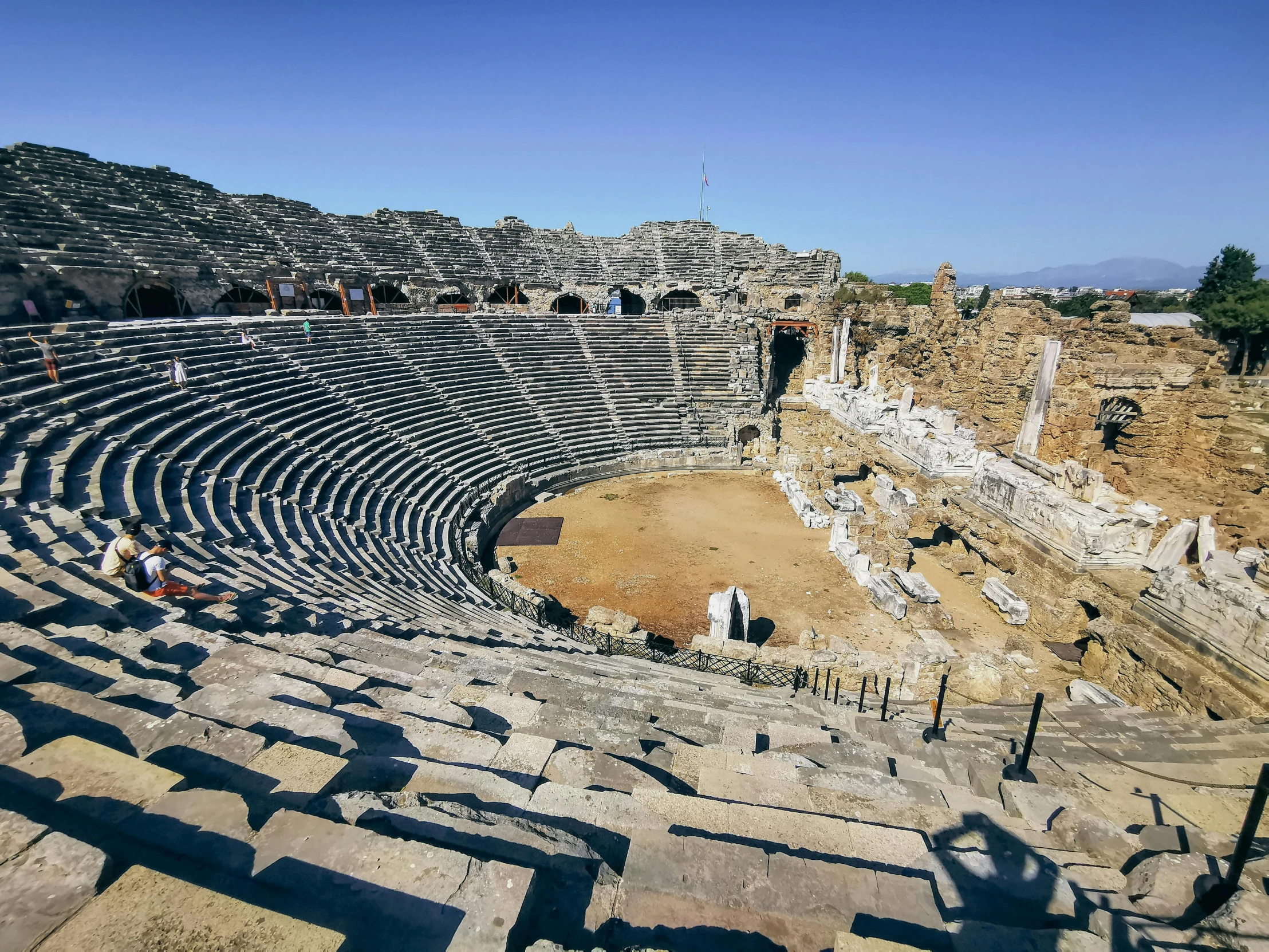 a large amp theatre with an elevated seating area