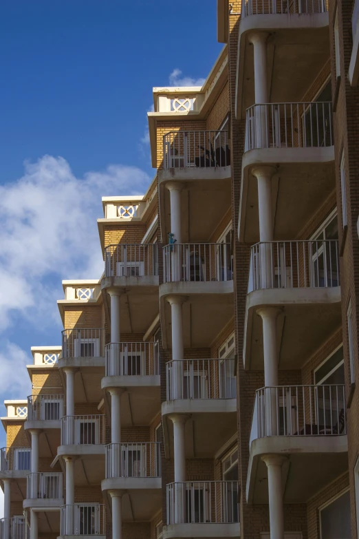 balconyes with balconies in an apartment building