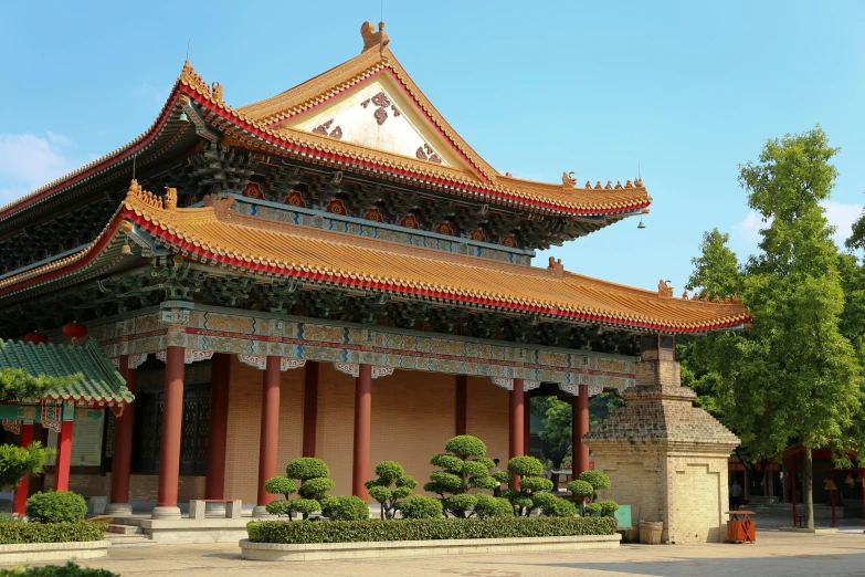 a large building with many pillars in it