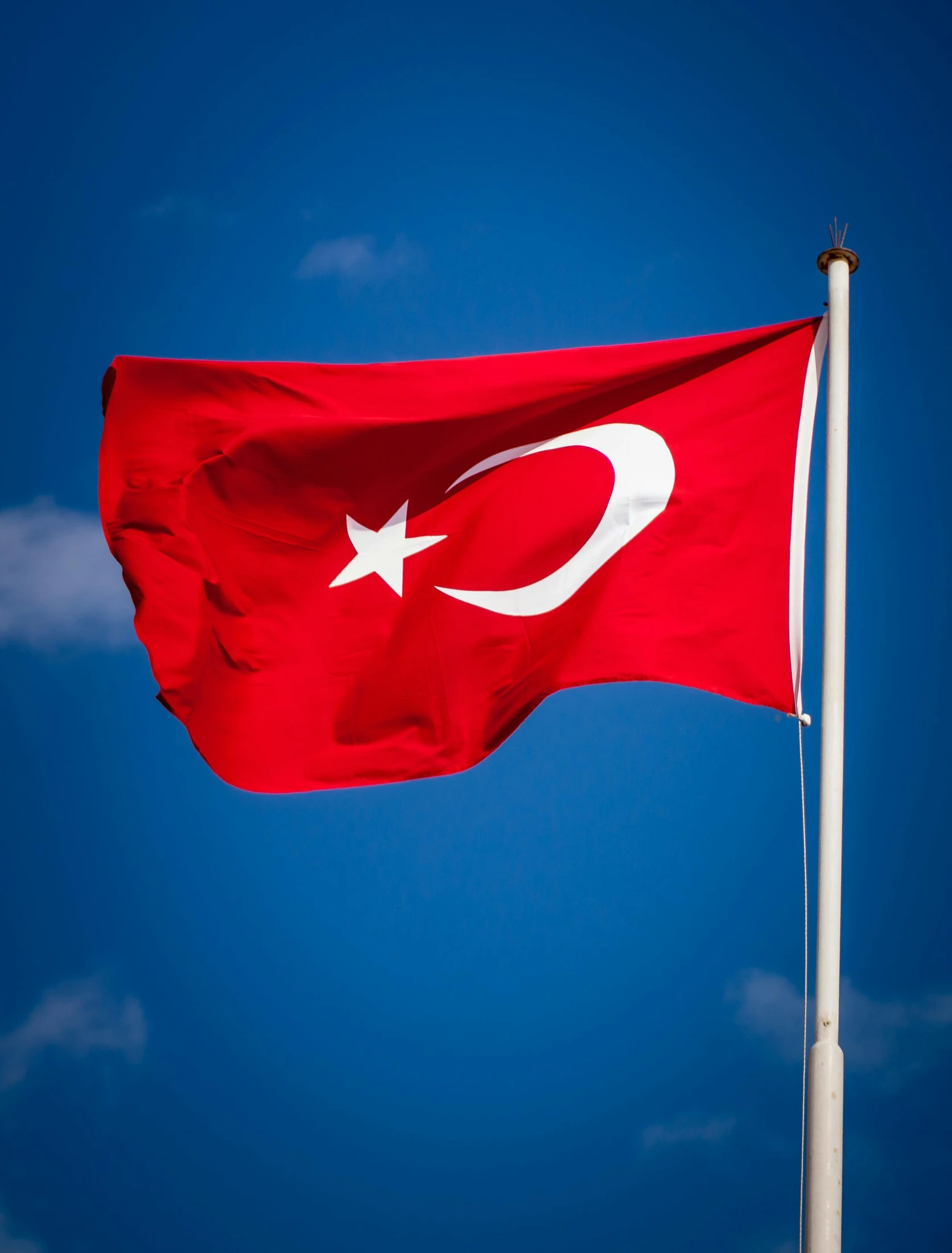 the turkish and chinese flag flying high