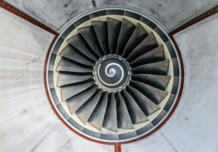 the propeller of an airplane seen from above
