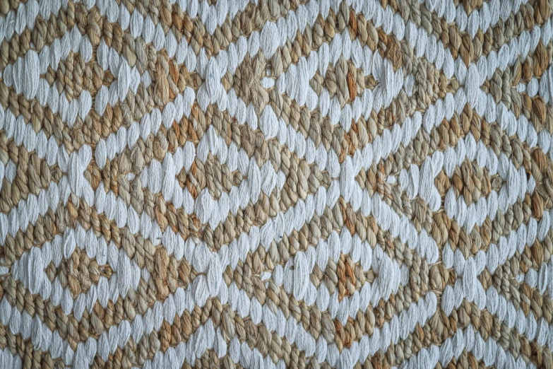 a pattern made with several pieces of rope