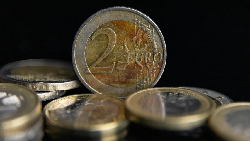 two euro coins are placed next to each other