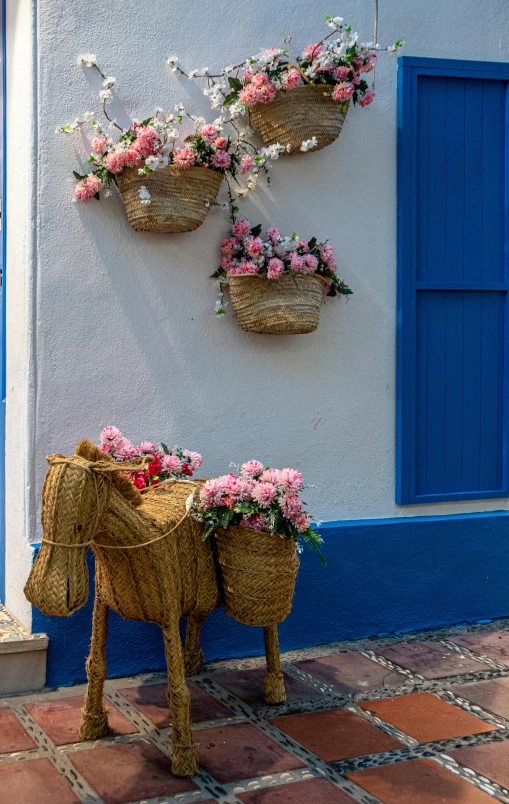 a small table sitting outside of a building