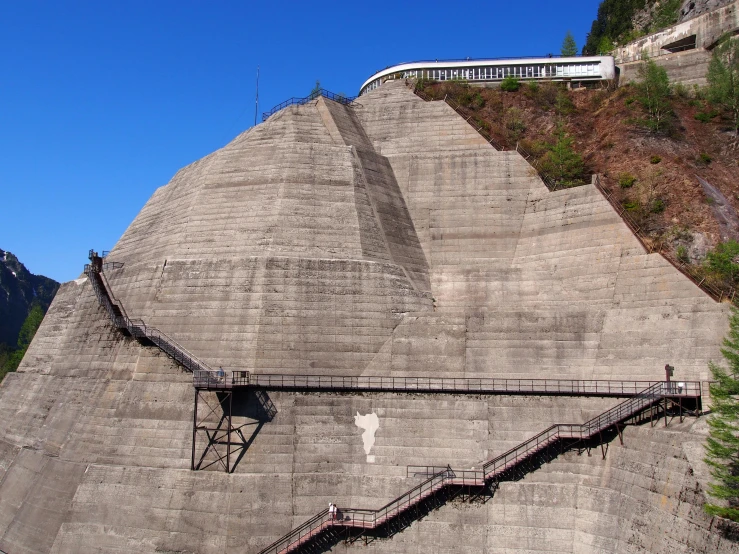 a train going down some very steep stairs