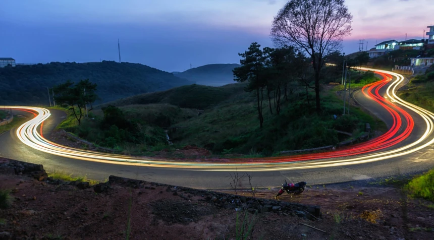 long exposure po of street lights in the evening