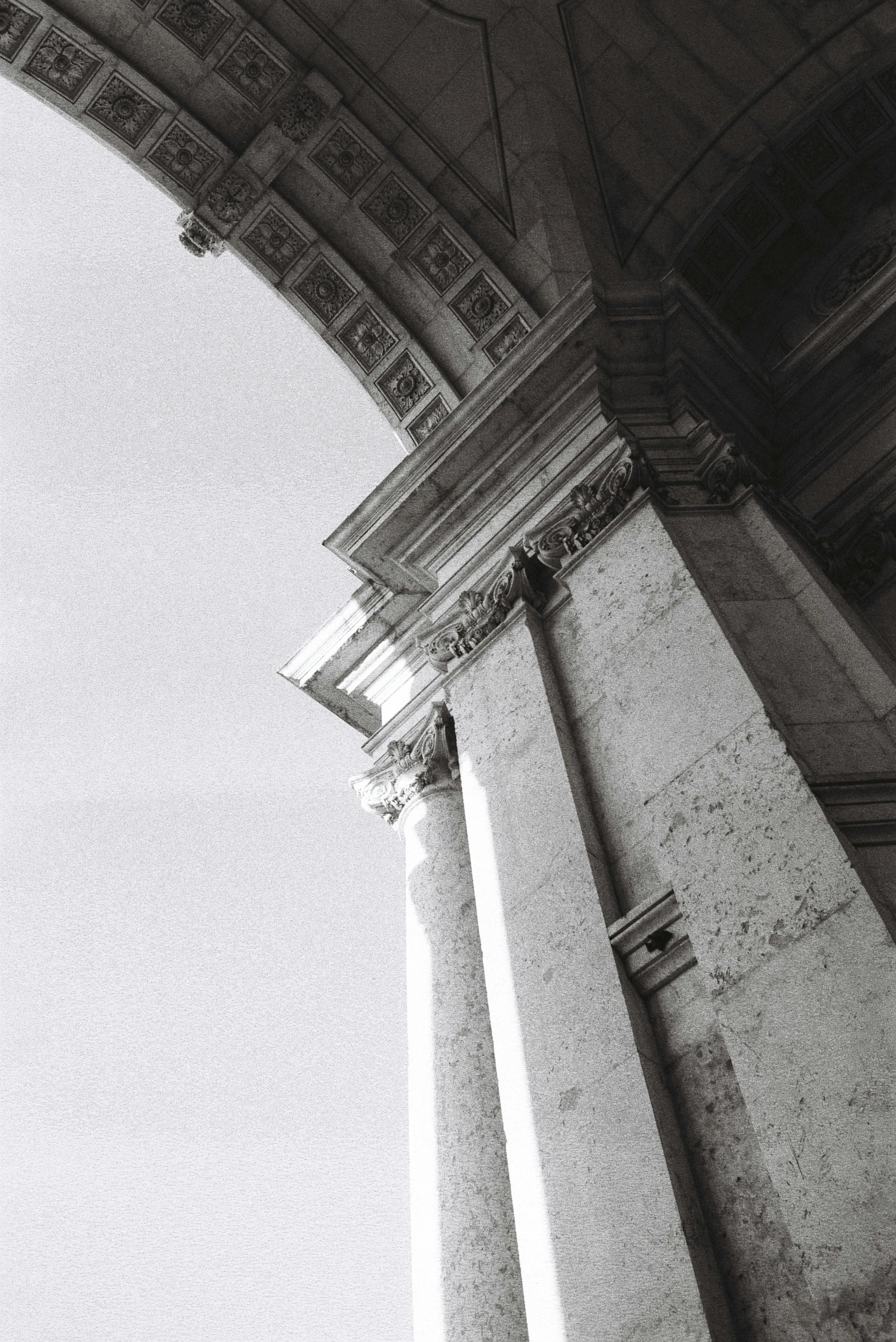 this is a black and white pograph of a pillar