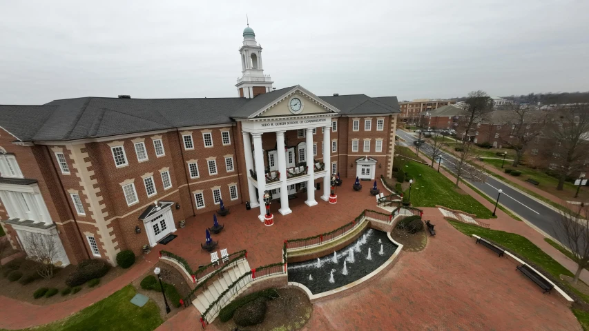 a very big building that has a clock tower