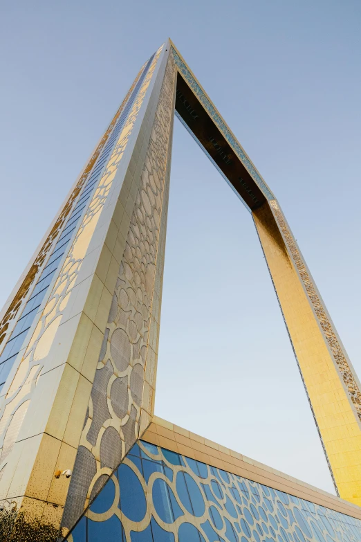 a close up image of an arch that has been decorated