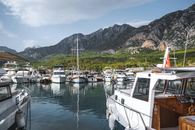 there are several boats that are docked in the water