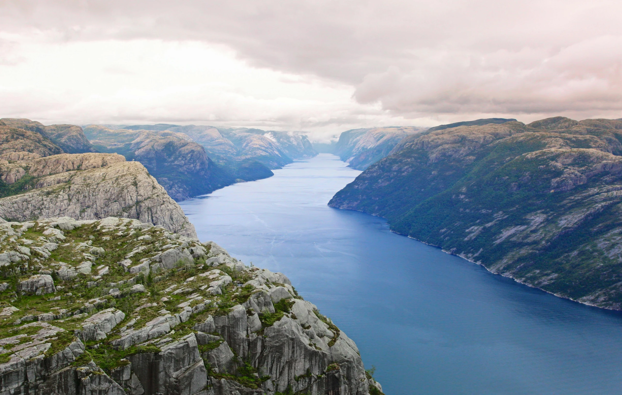 two water - like rivers, on the edge of large cliffs