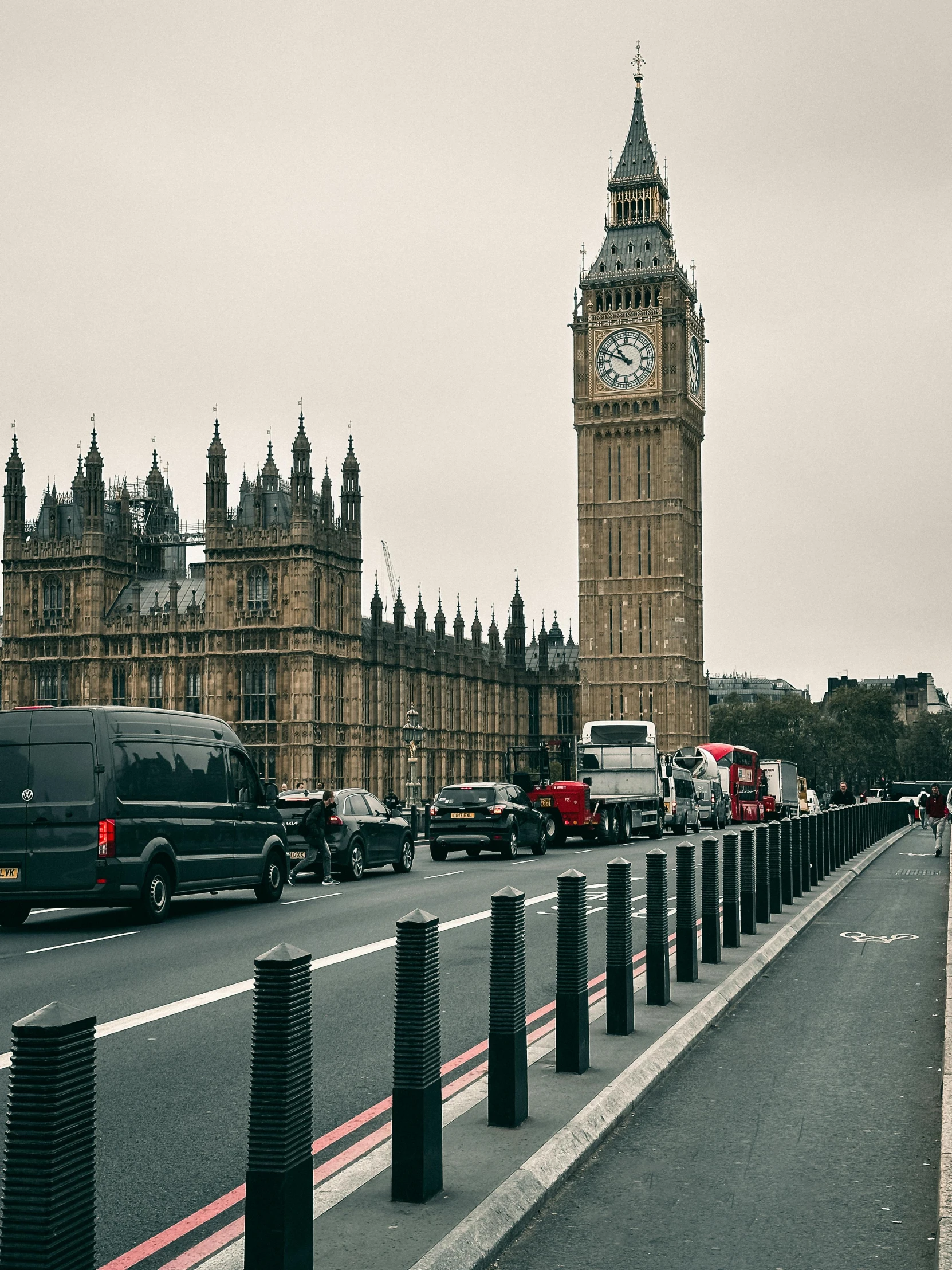 london bridge with big ben in the background