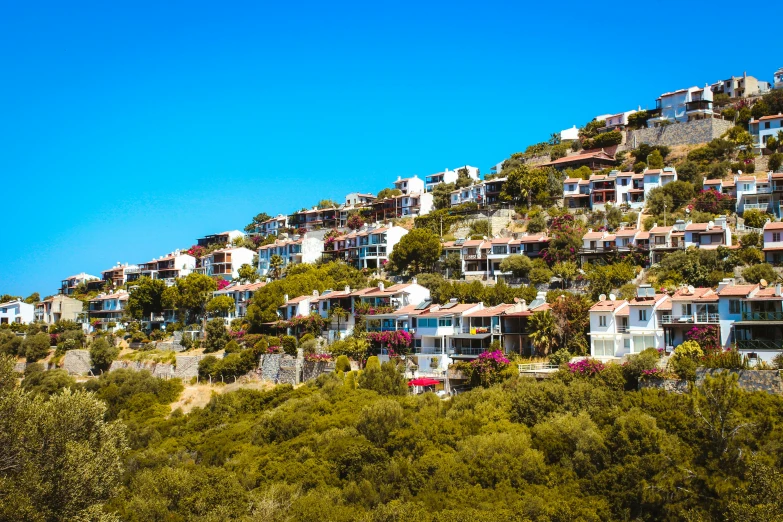 this po has houses on the top of a mountain