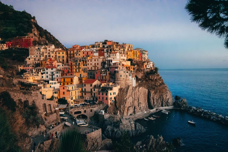 the village of manavo in cinque italy sits above a cliff edge