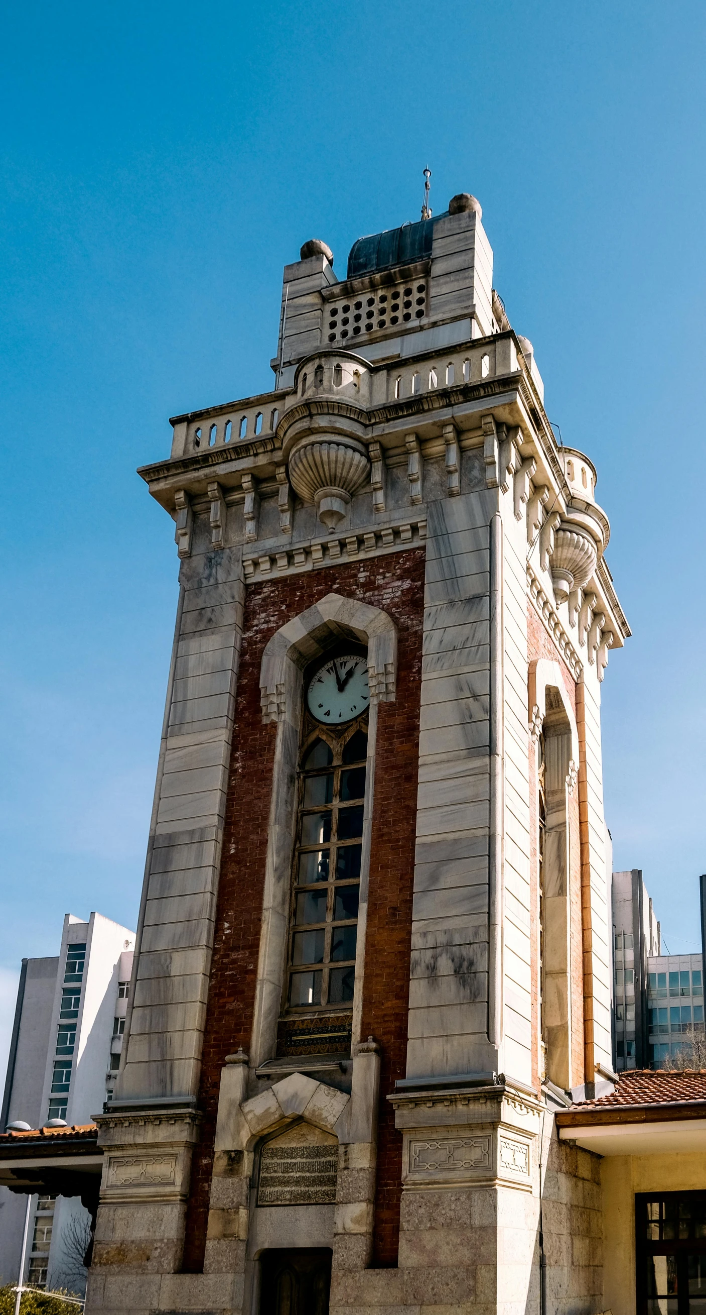 there is a very large tower with a clock on the top