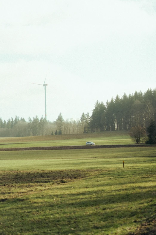 a plane that is sitting in the grass