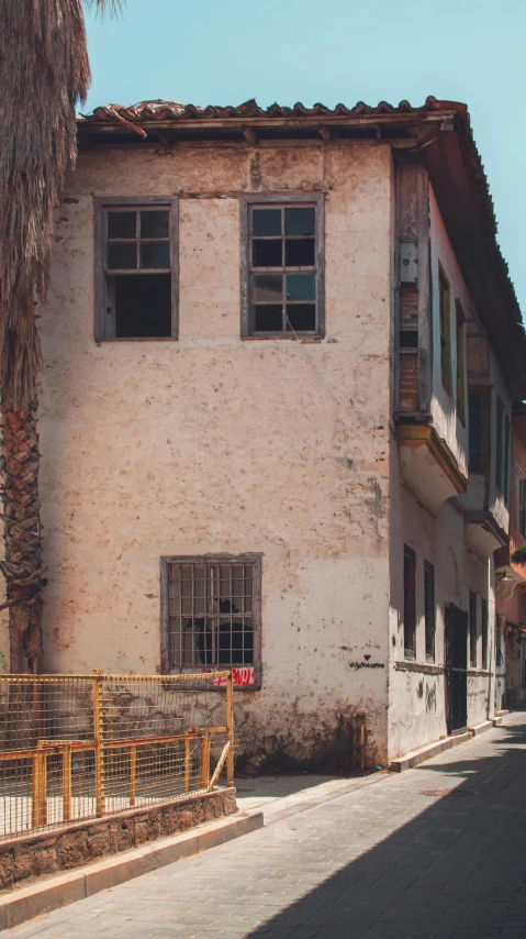 this is an old abandoned house in a city