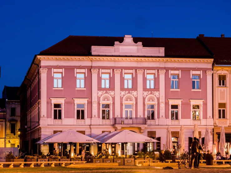 an old building is in the evening outside